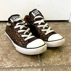 Converse All Stars low rise cheetah print sneakers